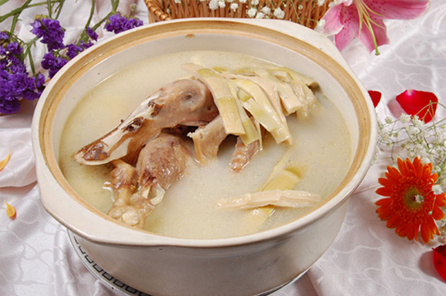 金宮，金宮雞精，金宮味精，金宮火鍋底料，金宮香腸臘肉調(diào)料，金宮小龍蝦調(diào)料，金宮魚(yú)調(diào)料，金宮調(diào)料定制，金宮調(diào)味品定制