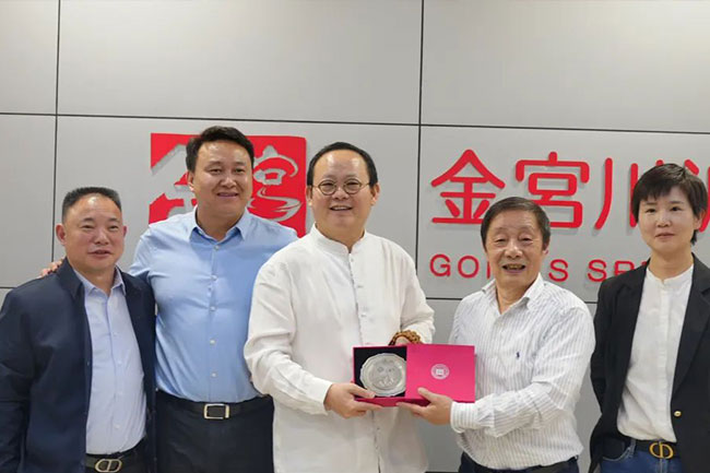 金宮，金宮雞精，金宮味精，金宮火鍋底料，金宮香腸臘肉調(diào)料，金宮小龍蝦調(diào)料，金宮魚(yú)調(diào)料，金宮調(diào)料定制，金宮調(diào)味品定制