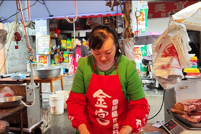 勤勞延續(xù)家族，美味傳遞幸?！獙ＴL樂山肉鋪老板尋常的一天